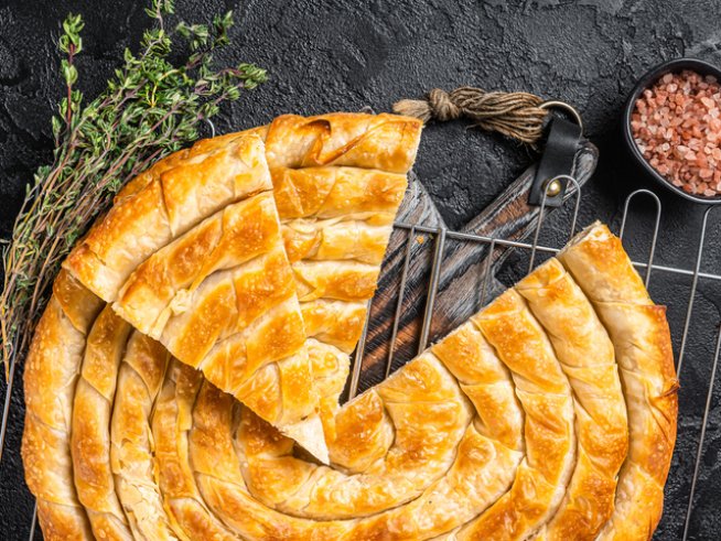 Баница с късмети